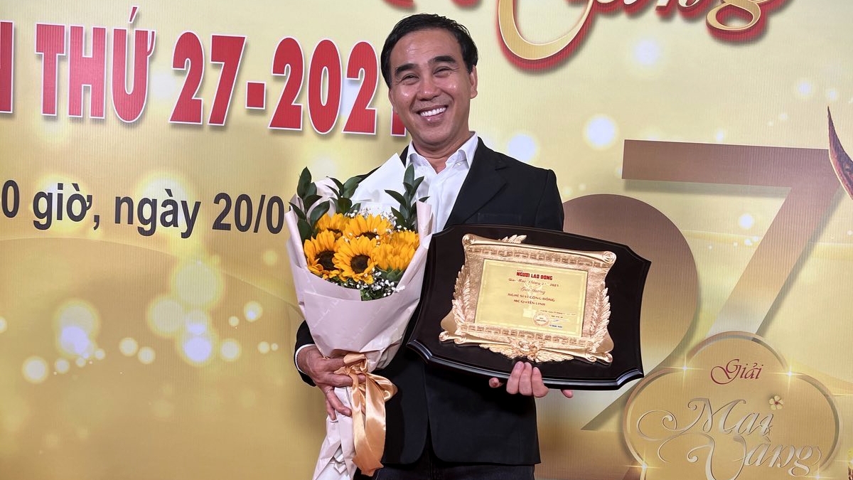 MC Quyền Linh xúc động nhận giải Mai Vàng với giải thưởng "Nghệ sĩ vì cộng đồng"