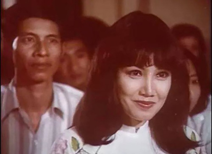 Thanh Lan 'Ván bài lật ngửa': Tình duyên lận đận, làm mẹ đơn thân hơn 50 năm  - 2