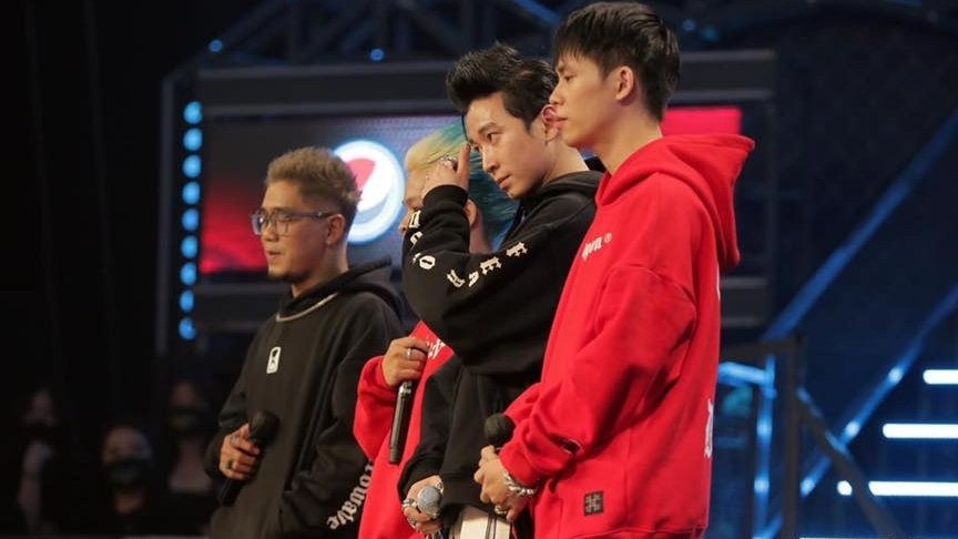 Karik rơi nước mắt khi học trò trở thành Quán quân Rap Việt mùa 2