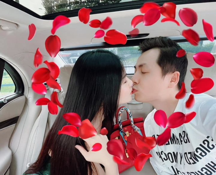Sao Việt khoe quà Valentine - 2