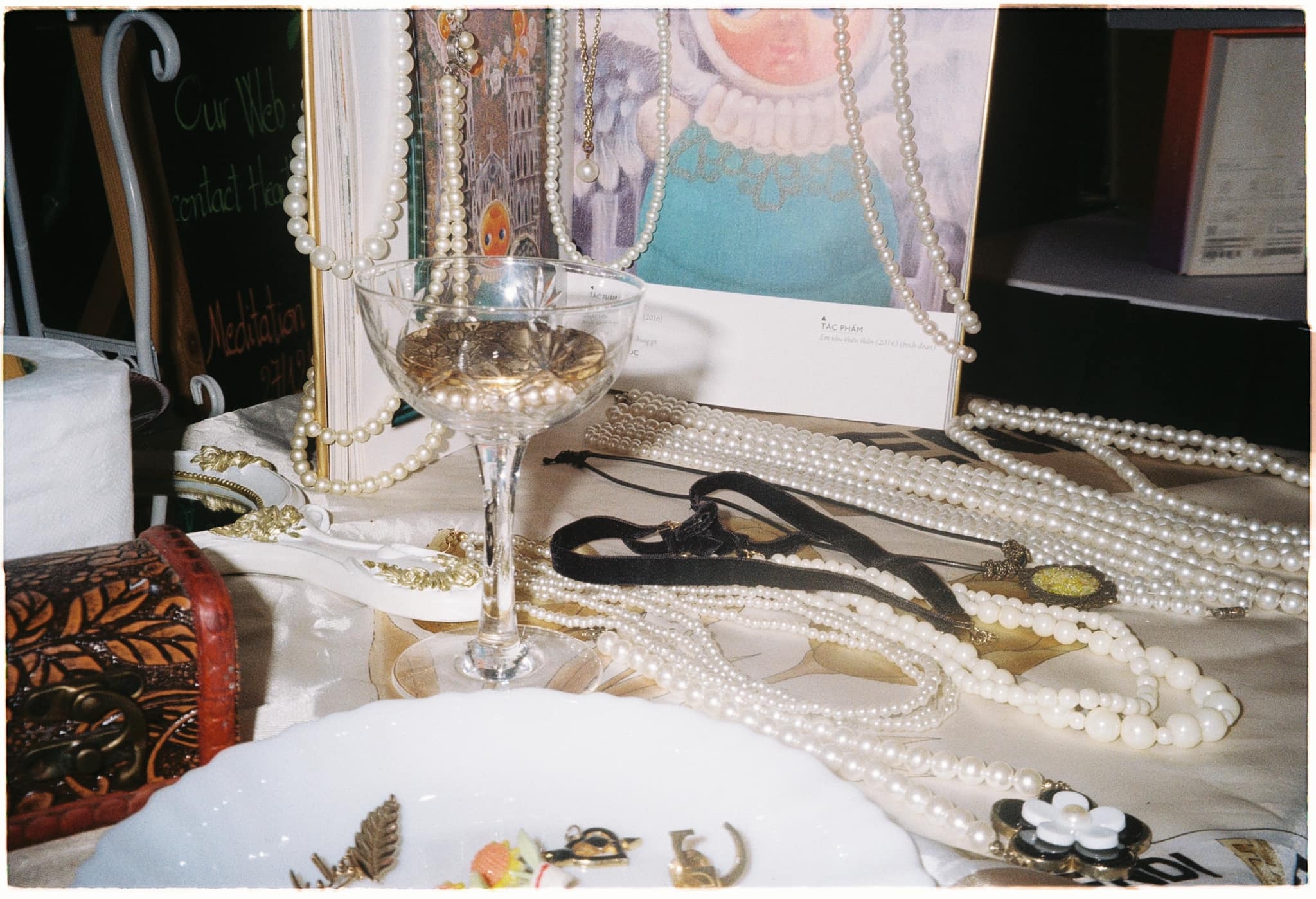 Cách để tháng nào cũng liên tục có đồ mới, thỏa thích mang đi du lịch sống ảo với giá chỉ vài ly trà sữa