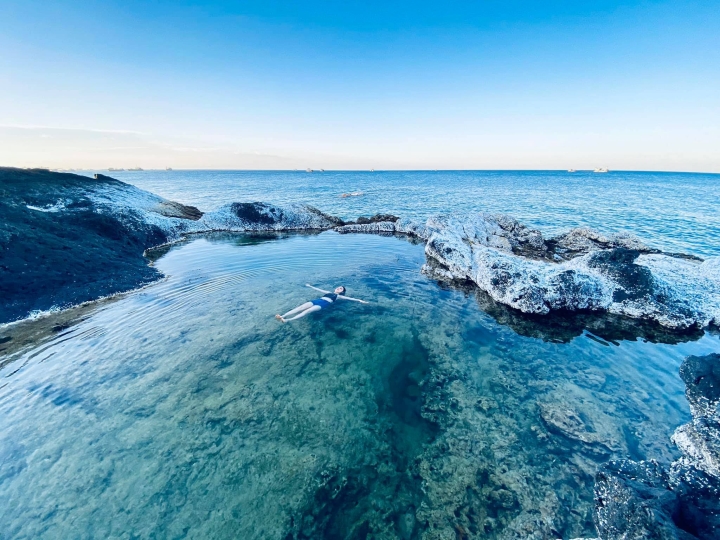Chill ở ‘hồ vô cực’ được mẹ thiên nhiên tạo ra giữa biển tại đảo ngọc Phú Quý - 2