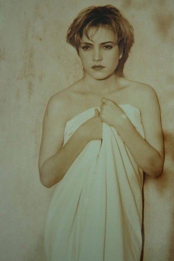 Nhan sắc lai Tây rực rỡ của ca sĩ Thanh Hà thời trẻ - 3