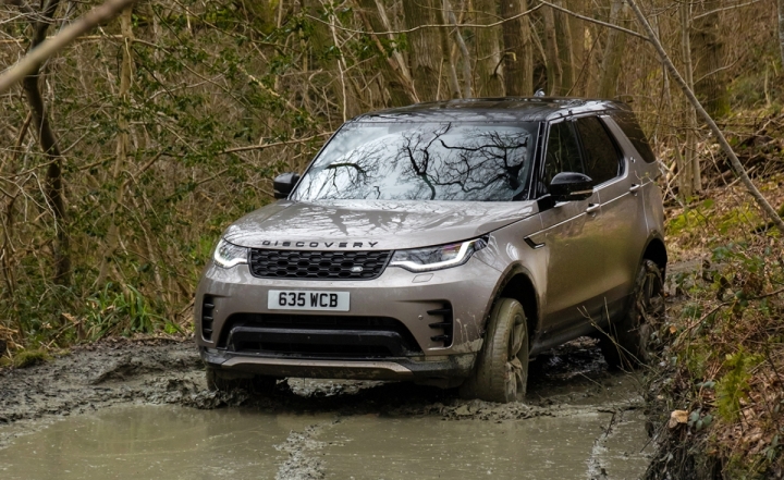 Những mẫu SUV có khoảng sáng gầm cao nhất - 9