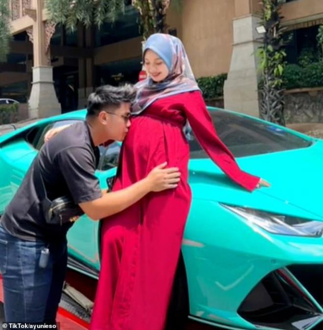 Mua hẳn xe sang Lamborghini tặng chồng để thưởng công chăm vợ đẻ - 3