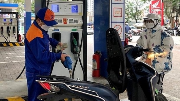 Ngày mai 1/4, giá xăng giảm 1.000 đồng/lít?