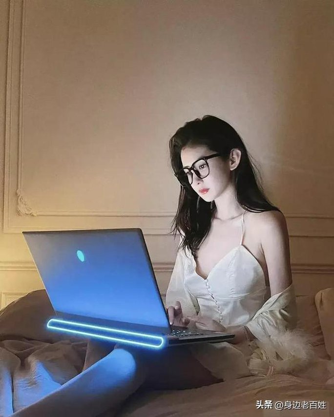 Hot girl bốc phốt thêm nghệ sĩ mua dâm hậu Lý Dịch Phong - Ảnh 3.