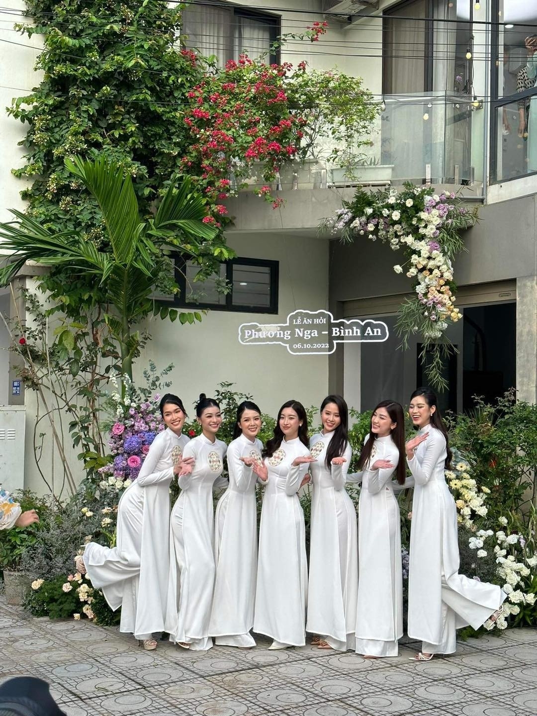 Binh An – Phương Nga tổ chức lễ ăn hỏi, dàn phù dâu toàn cực phẩm trong làng sắc đẹp